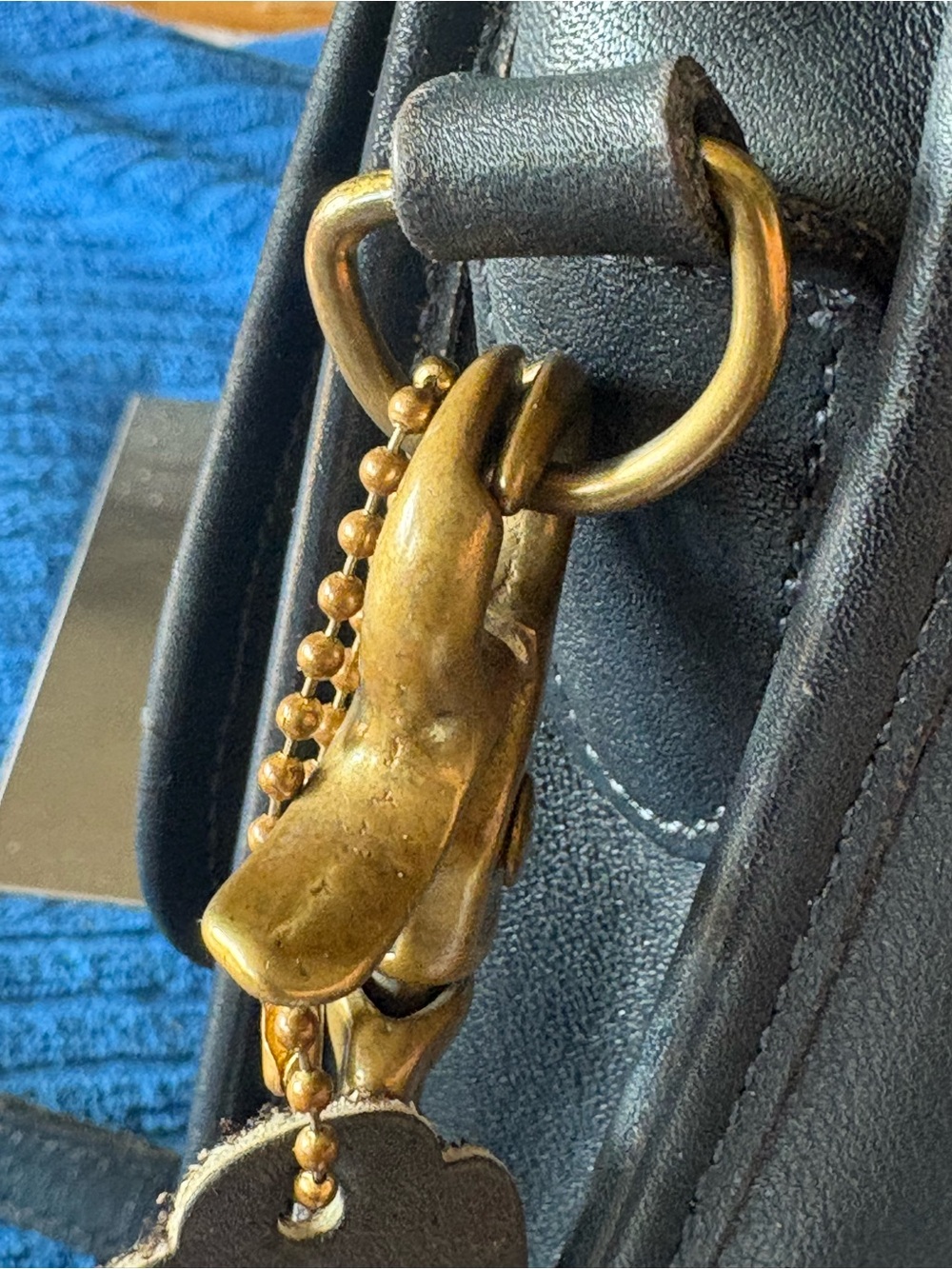 Vintage Coach two way bag Navy leather with brass hard wear made around 1970 - Picture 13 of 16